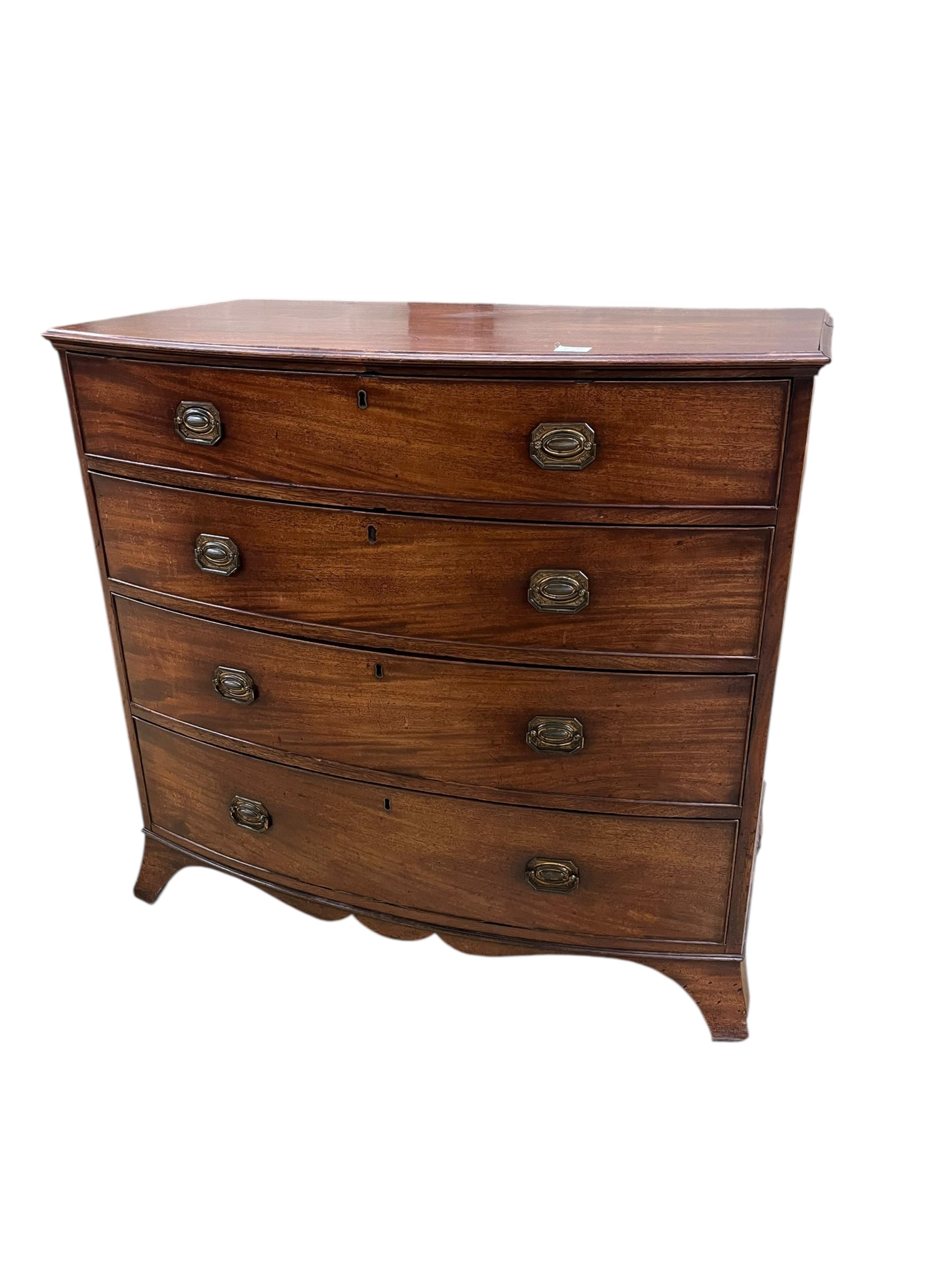 A Regency mahogany bowfront chest of drawers, width 110cm, depth 62cm, height 101cm